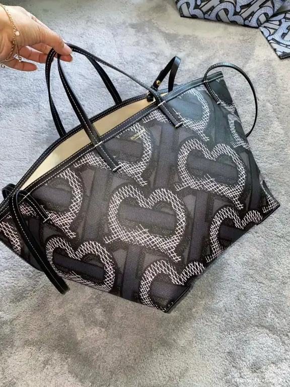 Official First Bag Ru BURBERRY TOTE 0508